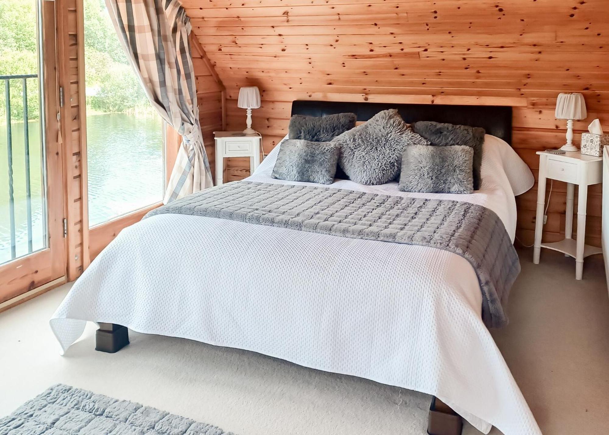 Anglesey Lakeside Lodges Menai Bridge Habitación foto