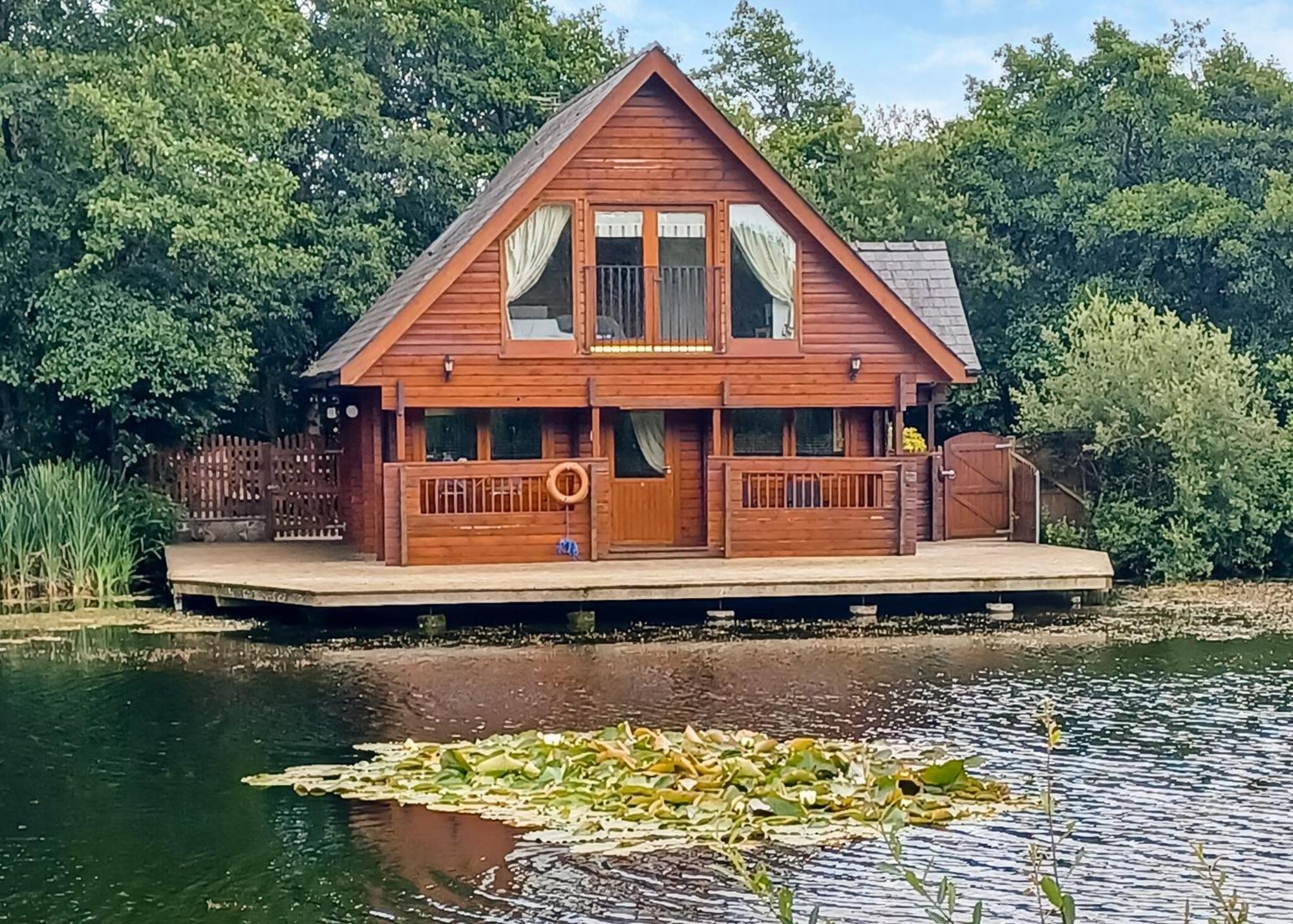 Anglesey Lakeside Lodges Menai Bridge Habitación foto