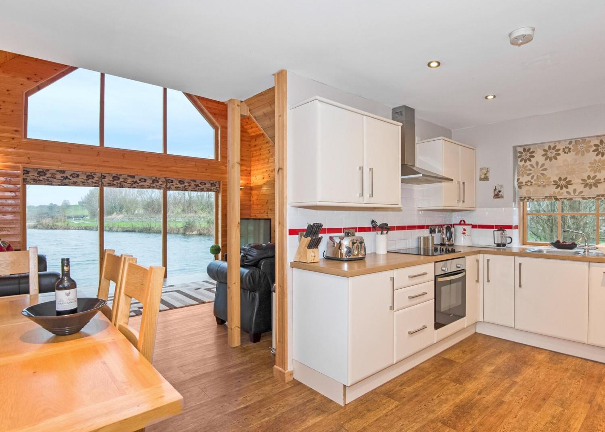 Anglesey Lakeside Lodges Menai Bridge Habitación foto