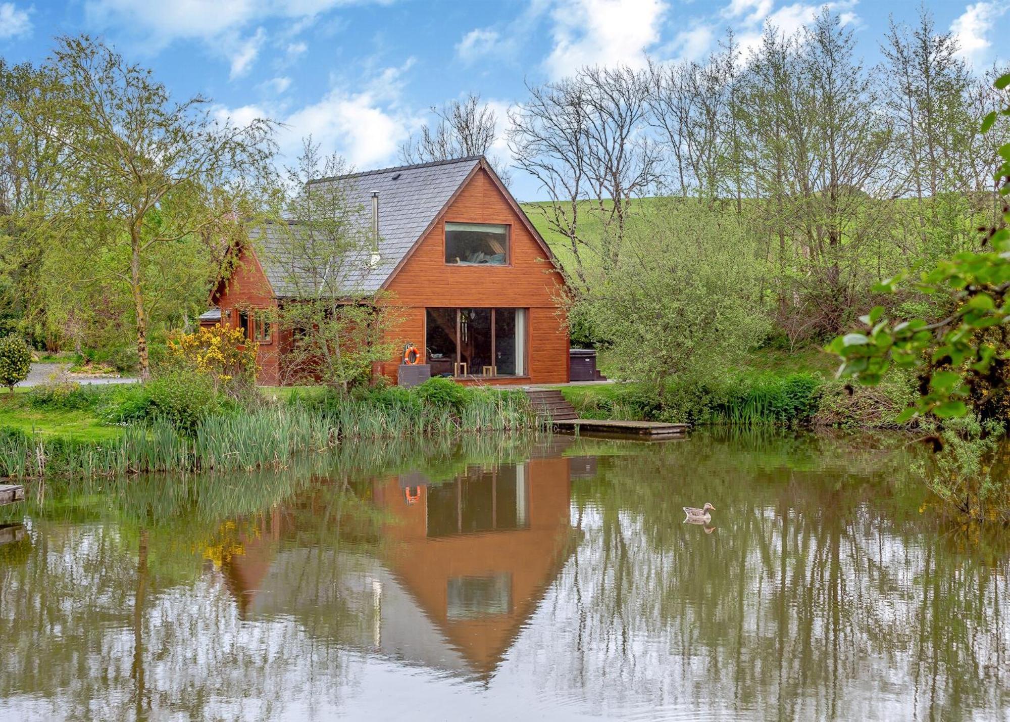 Anglesey Lakeside Lodges Menai Bridge Exterior foto
